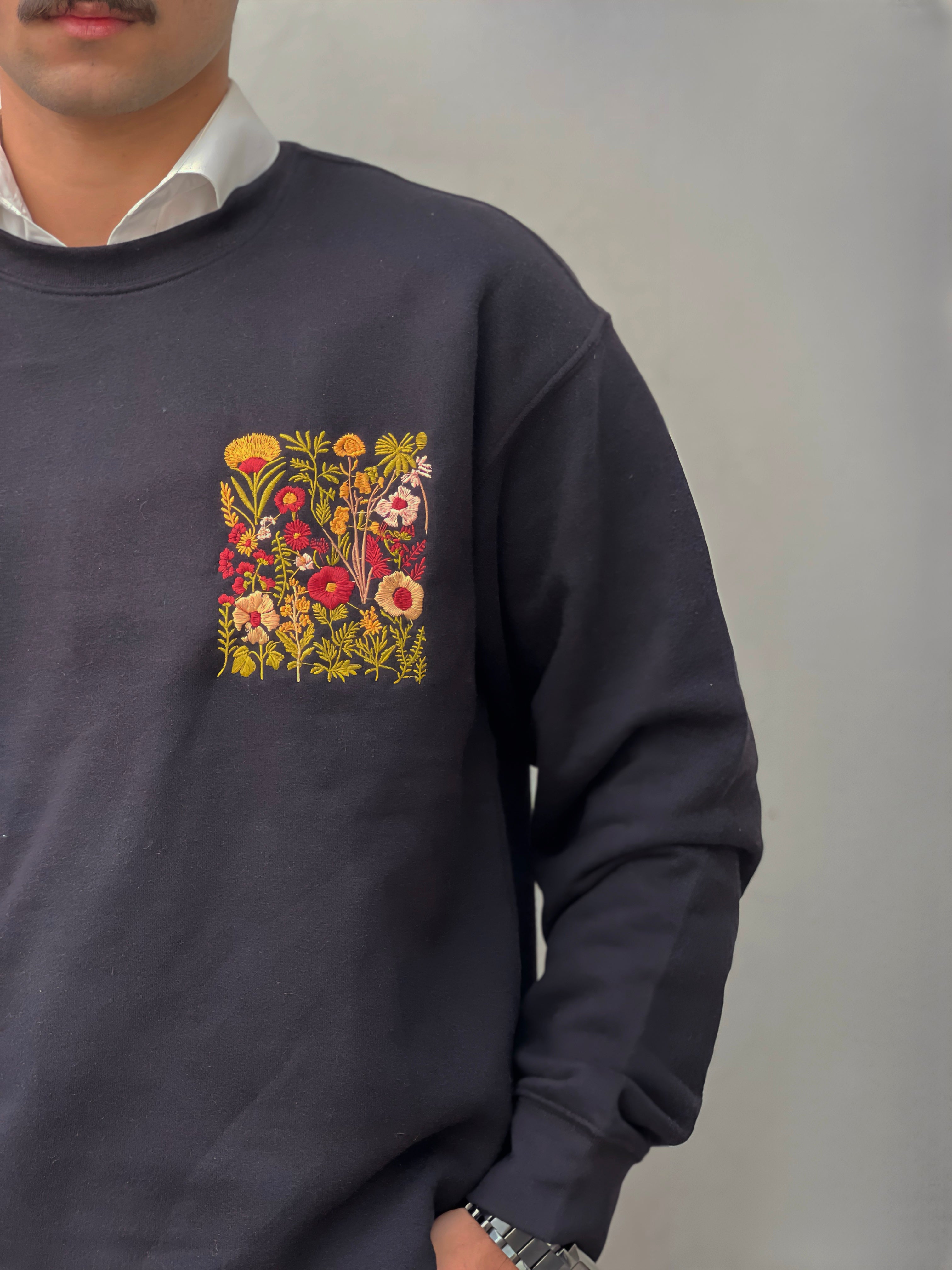 Moss Black Sweatshirt- Kharis